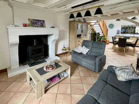 Belle maison Charentaise, 3 ch et piscine chauffée, commerces à proximité