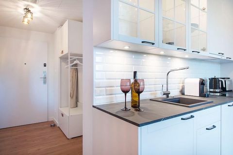 Comfortable apartment located right next to the dunes in Pobierowo. There are two beach accesses next to the apartment building. The balcony offers a view of the pine forest and the sea. Guests have access to a fully equipped kitchen, a living room t...