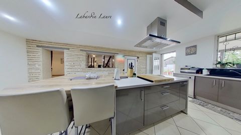 Maison à vendre de 300m2, 5 chambres, 9 pièces CAUMONT-SUR-GARONNE (47)
