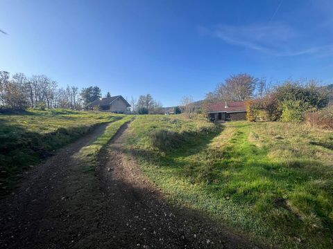 5 chalets individuels de rapports,240m²,80 ares de terrain,1520 € de loyers mensuels