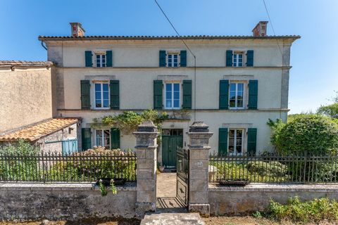 Grande maison de campagne de caractère avec un magnifique jardin