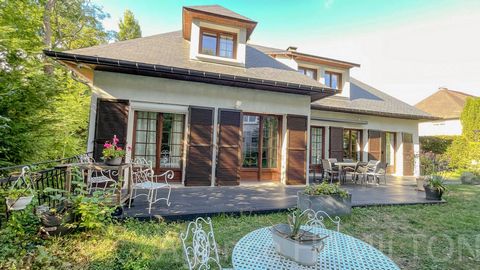 Exclusivite. Maison familiale d'exception à l'Etang-La-Ville/ Marly-Le-Roi