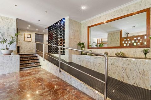 Casa Sol y Mar es un apartamento bellamente renovado a solo 5 minutos de la dorada arena de Playamar. Rediseñada en 2025, esta espaciosa casa de 105 m² ofrece dos espacios de estar independientes, perfectos para familias, parejas o amigos que buscan ...