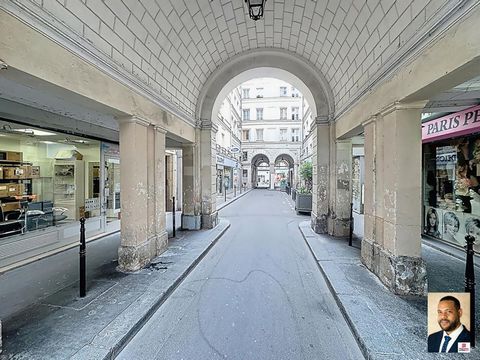 Paris 10eme, Passage de l'Industrie ! Jessy VALENTIN vous présente au 6e et dernier étage sans ascenseur, ce 3 pièces de 39 m² baigné de lumière (expo sud-est). Charme de l'ancien (immeuble 1840), avec travaux à prévoir pour le personnaliser. Composé...