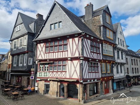 VÉRITABLE JOYAU DU PATRIMOINE MORLAISIEN AU CŒUR DU CENTRE VILLE !