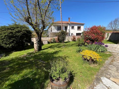 Maison familiale entourée de nature dans une impasse au calme