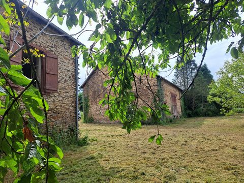 Maison et grange à rénover - St Sornin Lavolps