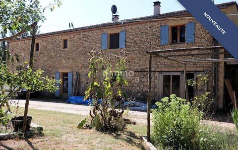 Chartreuse avec longère et moulin sur un terrain de 24086m²