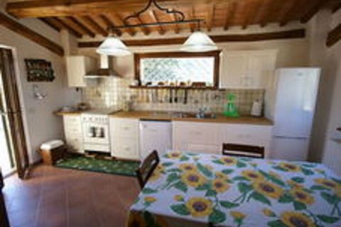 This restored holiday home in Piazze with 6 bedrooms accommodates a group of 11 or families with children. It features a private swimming pool and air conditioning. The place offers you many attractions. The thermal baths of San Casciano dei Bagni at...
