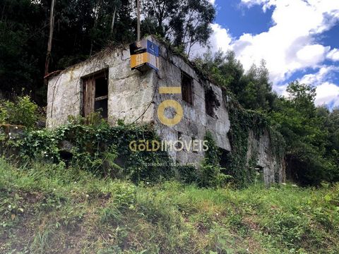 House for Restoration in Souselo | Cinfães House inserted in a land with 4517 m2, located in a quiet housing area and with unobstructed views. General Features: House for restoration; Good sun exposure; Quiet area; Near the Paiva River. Located at: 3...