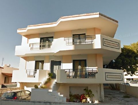 Markopulo, Attika. For sale a detached house of 300 sq.m. on the plot of 420 sq.m.  The house consists of three floors, has a living room with a dining room, a separate kitchen, three bedrooms, two bathrooms. It has aluminum window frames with therma...
