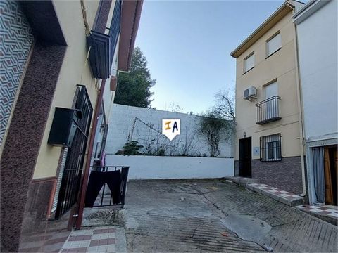 This Quality, Renovated 6 Bedroom, 2 Bathroom townhouse is situated in the popular town of Castillo de Locubin, close to the historical city of Alcala la Real in the south of the province of Jaen in Andalucia, Spain. Being sold part furnished with ai...