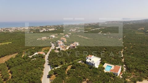 This villa for sale in Kolympari Chania is located on a very prime area called Marathokefala only 5 mins driving from the beach. it is a total of 382 sqms on a 2,008sqm fenced plot of land fully landscaped with orange trees, olive trees, spice garden...