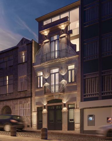 We have available for sale an incredible T2+1 LOFT apartment in the Álvares Cabral development, located in one of the most privileged areas of Porto's city center. This historic building, built in the early 20th century by master builder Manuel Alves...