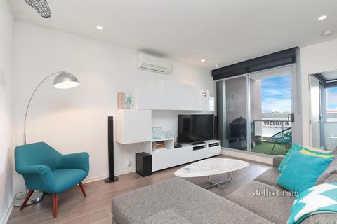 Expressions of Interest Leased for $425pw until March 2024. In the exclusive Sienna complex with the best of Richmond at your fingertips, this superb third-floor apartment makes the perfect choice for busy professionals and astute investors alike. Fi...
