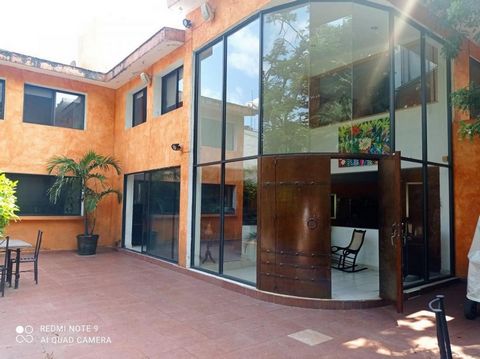 Live surrounded by greenery and silence in the heart of the city. -Great opportunity at a very low price. -Easy access to both the Mexico-Cuernavaca highway and the city center. -Close to amenities, restaurants and entertainment. -In excellent condit...