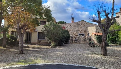 Village with cafes, 25 minutes from Beziers, 5 minutes from Cessenon sur Orb, 5 minutes from the Orb river and 30 minutes from the beach. Beautiful stone property, located in the heart of the village on a 1641 m2 plot with lovely views and pool, offe...