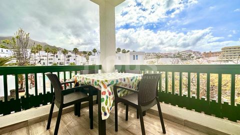 Referentie: 04120. Appartement te koop in Sunset Bay, Torviscas Bajo. Nous Properties biedt een charmant appartement in het Sunset Bay-complex, Torviscas. De woning beschikt over 2 slaapkamers met inbouwkasten en 2 badkamers. Het heeft een volledig u...