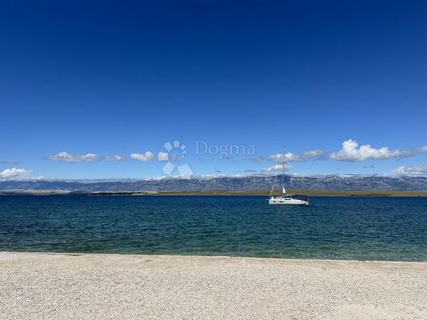 ID CODE: DA100062924 Ivan Bronzović - Zadar Asistent u posredovanju Mob: 099/444-4979 Tel: 021/293-201 E-mail: ... ... />Features: - Garden - Terrace - SwimmingPool