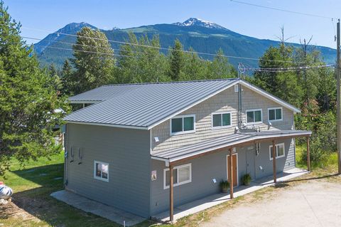 Amazing investment opportunity in the popular town of Blue River, known for its world famous Heli-Skiing, snowmobiling & summer recreation. This Fourplex features 4 self-contained apartment style units for commercial/rental use & was fully reconfigur...