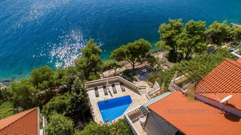 A beautiful apartment villa located in the first row next to the beach on the island of Brač. This spacious villa offers an exceptional location by the crystal clear sea, surrounded by a dense pine forest that provides peace and privacy. Only 2 km fr...