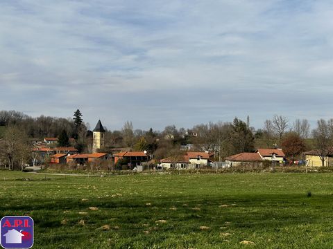 MAISON DE CAMPAGNE En exclusivité chez API Proche de ALZEN, maison de campagne avec jardin sur l'arrière, composée de 2 chambres, de combles, salon, cuisine, salle d'eau et 2 garages. Maison à remettre au goût du jour et à rafraîchir, une partie de l...