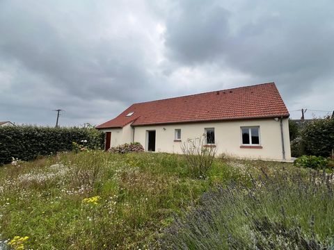 10 minutes from Bléré and 10 km from Amboise, this traditional single-storey pavilion offers an entrance, a fitted and equipped kitchen, a double living room with a south-facing terrace, 2 bedrooms, an office with water supply, a shower room and a ve...