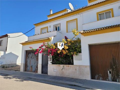 Deze woning met 3 slaapkamers en 3 badkamers bevindt zich in de stad Aguadulce in de provincie Sevilla in Andalusië, Spanje. De stad biedt alle lokale voorzieningen, waaronder een plaatselijke school, algemene winkels, bars en heeft een geweldige toe...