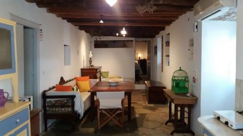 Hydra traditional house of 165sqm, two independent levels (ground floor and first floor) with the possibility of joining, excellent and rare property, is offered for sale. Features: - Air Conditioning - Dining Room - Balcony