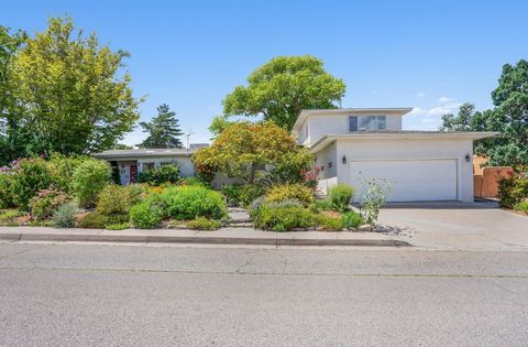 Nob Hill Gem! This 4300 SF 1947 1/3 acre lot home with views has been featured in local magazines and newspapers such as American Cottage Gardens and Cover of Southwest Landscaping for its beautiful gardens. A true gardeners paradise. 4 bedrooms 3 ba...