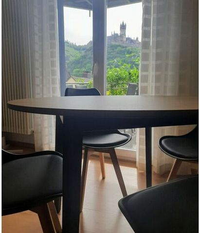 Cosy, large apartment with a covered balcony , magnificent view of Cochem Castle. washing machine, bicycle garage, parking and Wi-Fi.