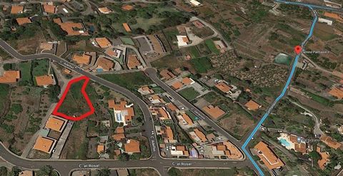 Städtisches Grundstück 1003 m², in der Urbanisation Palmasol II, in Breña Alta. Das Grundstück befindet sich in einer der besten Gegenden der exklusiven Urbanisation Palmasol II und befindet sich in einer sehr ruhigen Gegend 200 m über dem Meeresspie...