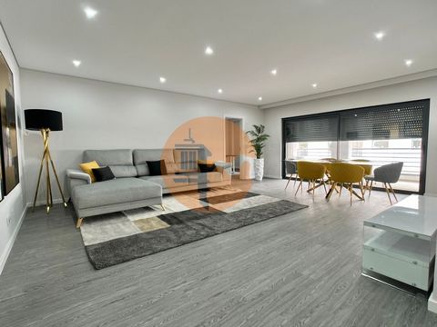 Avec un emplacement central, à proximité des principaux accès de la ville d'Olhão, ce développement se présente comme un excellent investissement, à la fois pour son propre logement et pour monétiser! Appartements de T1 à T4, avec des surfaces entre ...