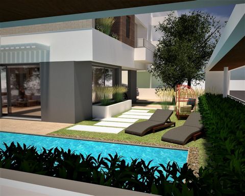 Faites l’expérience d’un luxe inégalé dans cette villa moderne exquise, située sur un spacieux espace de 360 m². terrain dans la prestigieuse zone résidentielle de Glyfada. Nouvellement construite en 2023, cette résidence sur trois niveaux offre un m...