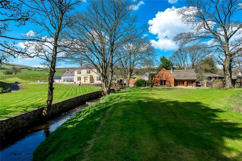 Admergill house is an impressive country residence located in a private location within easy reach of excellent transport links and on the edge of the popular Ribble valley. The five-bedroomed main house and accompanying two-bedroom annex / lodge hav...