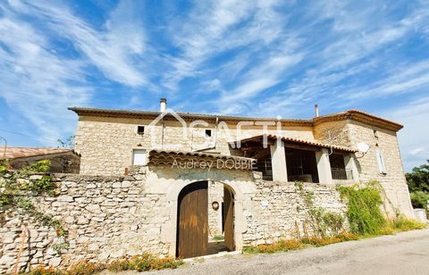 Located in Courry (30500), this typical stone house offers a peaceful setting and breathtaking views of the surrounding nature. Close to all amenities, this old farmhouse from 1843 has an adjacent plot of 533 m2 planted with fig trees and murials, id...