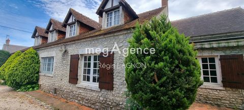 Located less than 10 minutes from the center of Meung sur Loire, 5 minutes from the train station and 2 minutes from the A10 toll, this property offers a green setting combining calm and proximity to amenities. A few steps from schools, the high scho...