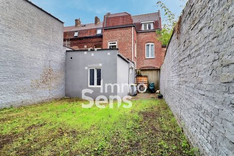 ***NOUVEAUTE IMMOSENS*** IDEAL INVESTISSEUR OU GRANDE FAMILLE Située dans l'un des quartiers les plus prisés de Roubaix, à proximité immédiate du métro, tram et de l'EDHEC, cette superbe maison semi_bourgeoise offre un cadre de vie exceptionnel, alli...