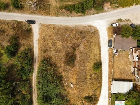 RE/MAX offers to your attention - Regulated land with an area of 1071 sq.m. in the 'North' region. The property faces two streets and is accessible by an asphalt road. There are all necessary communications near the property. The plot has a status an...