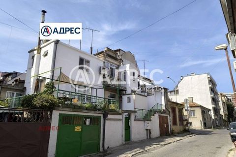 Ofrecemos exclusivamente el segundo piso de una casa con un área de 100 metros cuadrados al comienzo del mercado de Kolkozni. Consta de cocina - comedor, salón, dos dormitorios, dos baños con aseo, terraza. Planta baja lavadero con chimenea, amplio s...