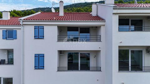 CRES ISLAND, CRES - Apartament 3 sypialnie + łazienka, parking, widok na morze Zaledwie 300 metrów od morza znajduje się budynek, położony w jednej z najlepszych lokalizacji w mieście i oferujący wspaniały widok na morze i centrum miasta. Nowy budyne...