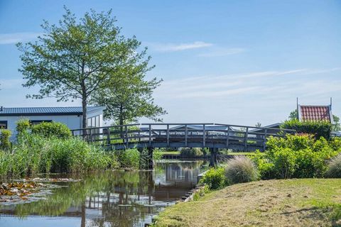 Dit vrijstaande vakantiehuis staat op vakantiepark Resort de Rijp met haar in typisch Zaanse stijl gebouwde vakantiehuizen. Het ligt midden in de polder, op ca. 15 km. van het gezellige centrum van de kaasstad Alkmaar. Het vakantiehuis is comfortabel...