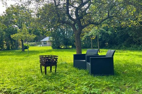 Dit vakantiehuis is licht en sfeervol ingericht, met een moderne open keuken die van alle gemakken is voorzien. Zowel de zithoek als de eethoek bieden een geweldig uitzicht over de tuin en de omliggende landerijen. Je kunt hier volop genieten van de ...