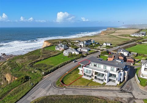 Ideal holiday home/investment opportunity in stunning cliff top location - Apartment 1 is an exceptional 3 bedroom duplex apartment with breathtaking Atlantic Ocean views. NO CHAIN. EPC - B Features: - Balcony - Intercom - Satellite TV - Terrace