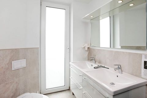 Modern and comfortable apartment on the 2nd floor with a view to the Baltic Sea and the marina. The apartment consists of a kitchen / living room with access to the balcony, two double bedrooms and one with two single beds and a bathroom with double ...