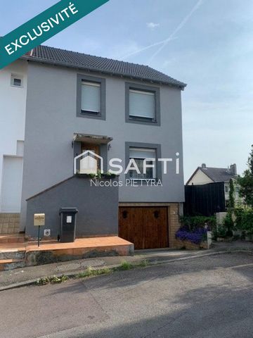 Venez Découvrir cette belle maison semi mitoyenne d'environ 107 m2 habitables sur 4,6 ares de terrain. Le rez-de-chaussée se compose d'un belle espace de vie comprenant un salon, salle a mangé ouvert sur cuisine équipée, WC. A l'étage, 3 chambres de ...