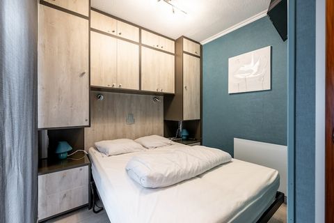 Step into a cozy escape by the sea, perfectly designed for couples or small families looking for rest, views, and simplicity. Set on the 3rd floor of a central building along Blankenberge’s scenic Zeedijk, this bright one-bedroom apartment comfortabl...
