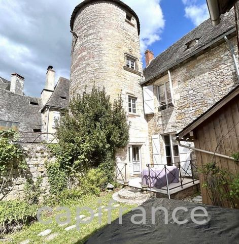 Charmante maison historique village de Turenne