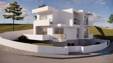 MORADIA ISOLADA T3 – ERICEIRA A 5 MIN Bem vindo/a ao seu novo refúgio onde a serenidade e a sofisticação pairam no ar! Esta Moradia Multifamiliar de Arquitetura Contemporânea, em fase avançada de construção (data prevista de conclusão, final do ano 2...