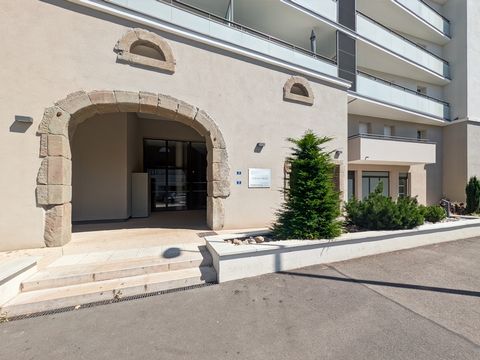 Dpt Haute Savoie (74), à vendre ANNEMASSE - Haut de gamme - Appartement T4 de 84 m² avec terrasse et jardin de 183 m2